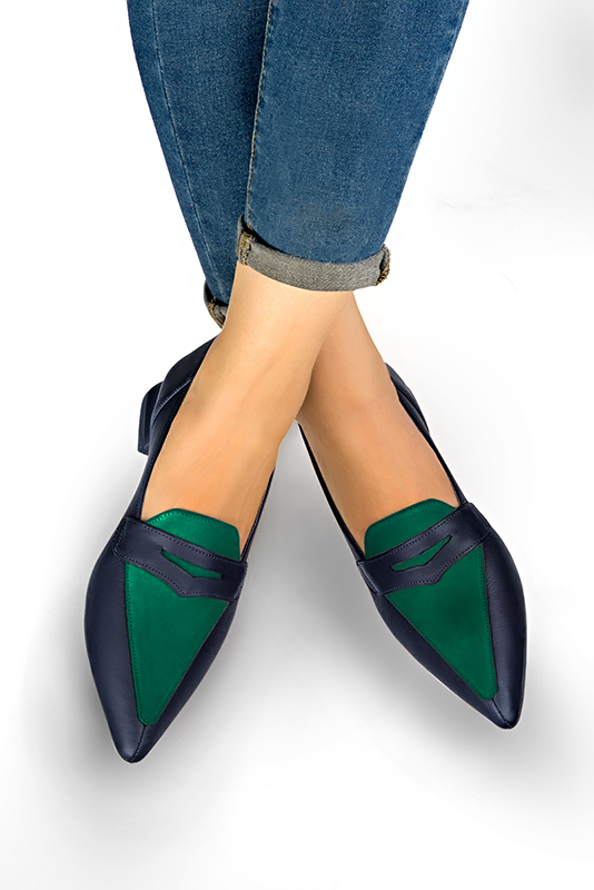 Navy blue and emerald green women's essential loafers. Pointed toe. Flat flare heels. Worn view - Florence KOOIJMAN